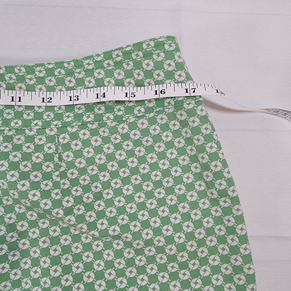 Talbots, size 10 skirt, green geometric, back zip, fully lined, great condition - Picture 3 of 7